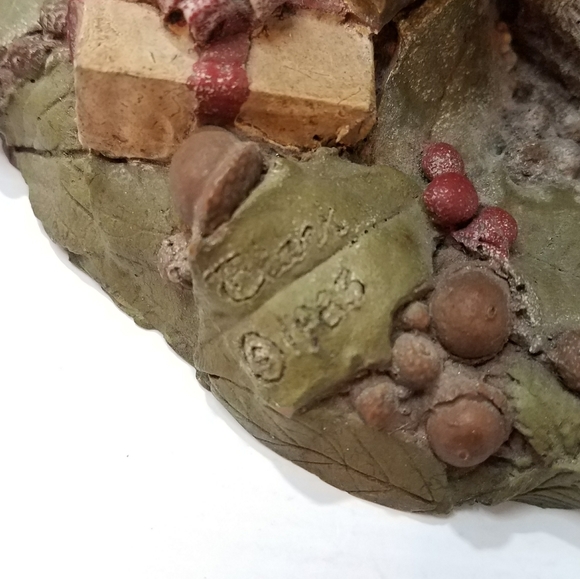 VTG CAIRN CHRISTMAS 1983 CLARK GNOME SANTA II HOLDING GOOD BOYS & GIRLS BOOK #56 - Picture 4 of 9